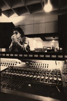 /album/photogallery/max-in-the-studio-2-jpg/